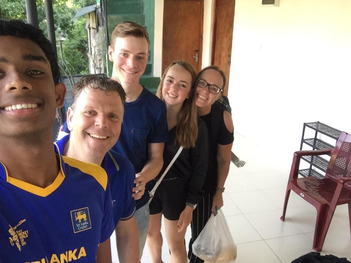 Kandy Dilruk Homestay Extérieur photo